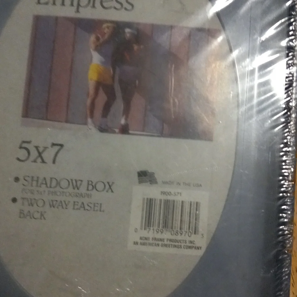 2 pic frames - Picture 5 of 5